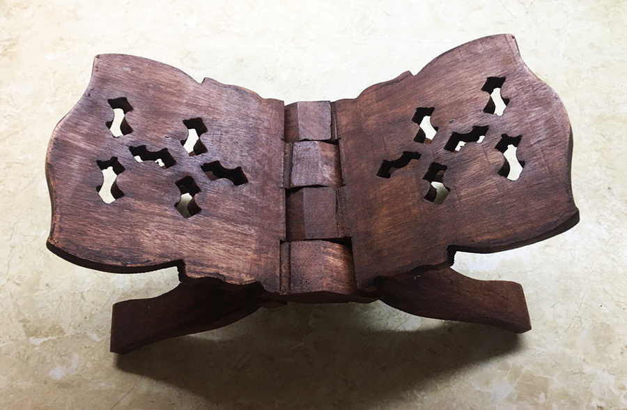 Підставка для священних книг 