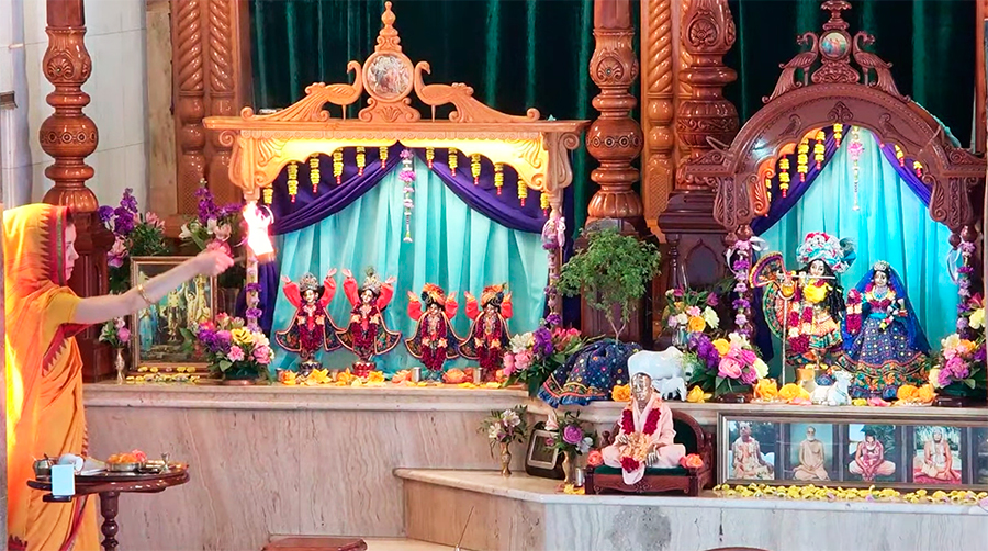 камфорa у пуджі