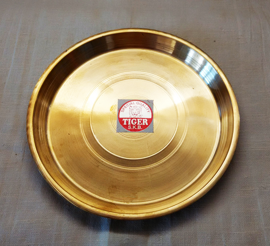 поднос латунный