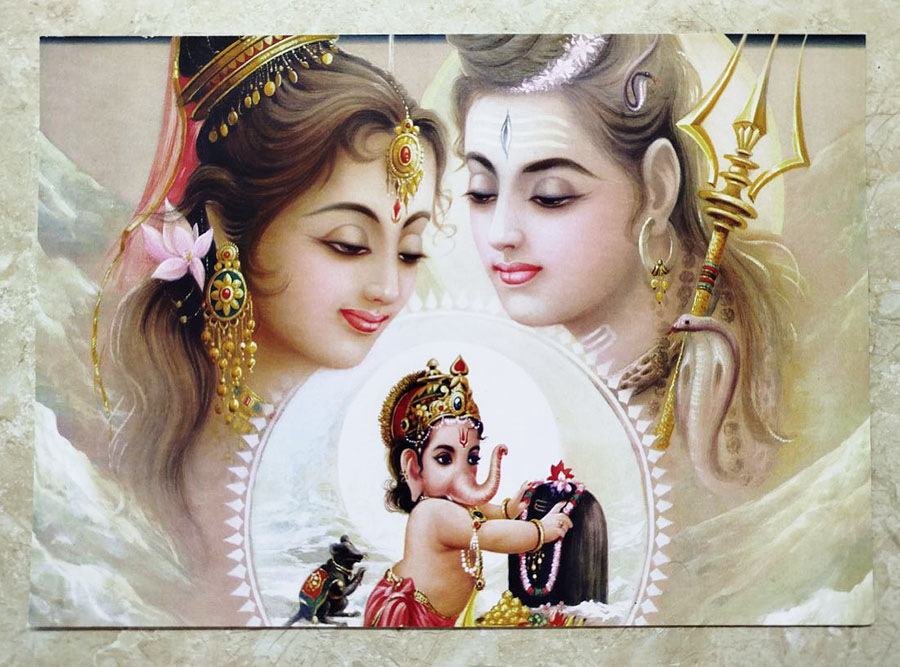 Божественна сім'я:  Господь Шіва, Богіня Парваті і Ганеша