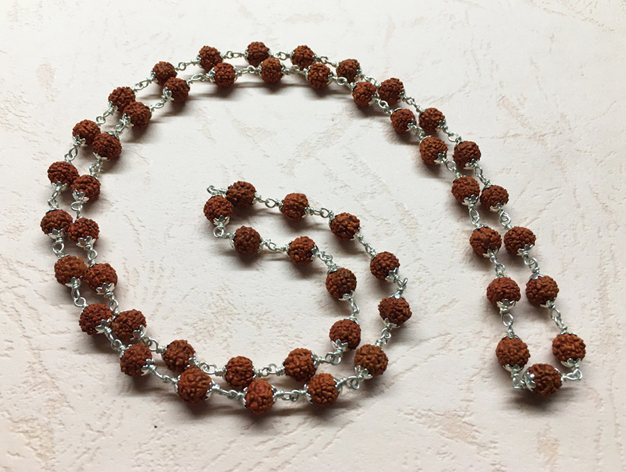 Намисто з рудракші у сріблі