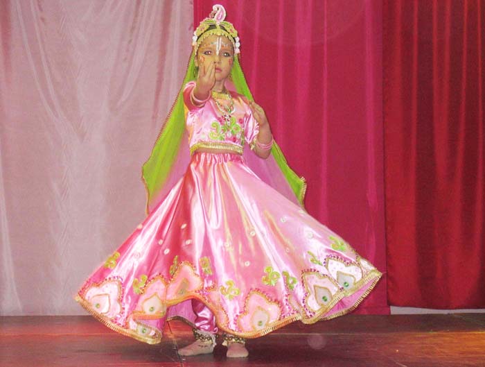 индийские костюмы для девочек индийские костюмы для девочек