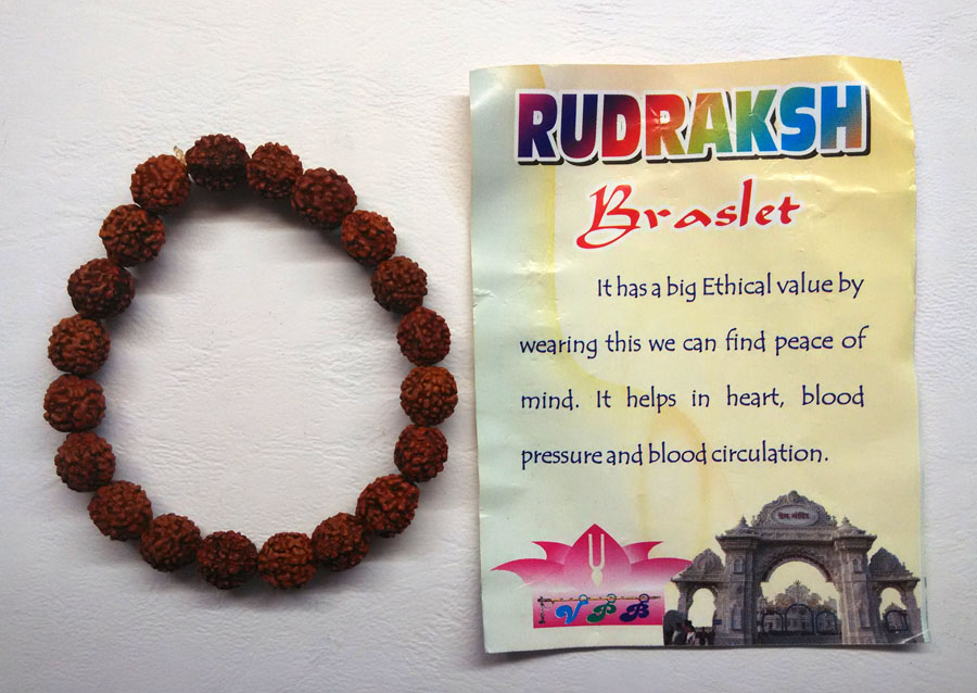 Браслет на руку из семян рудракши