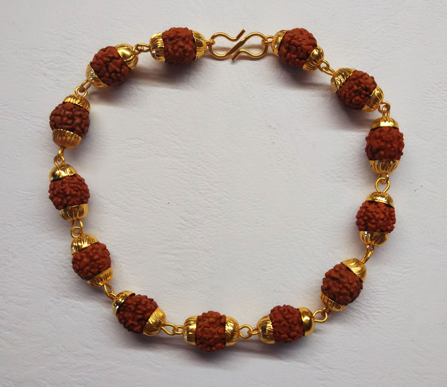 Браслет на руку из семян рудракши нв металлической оправе