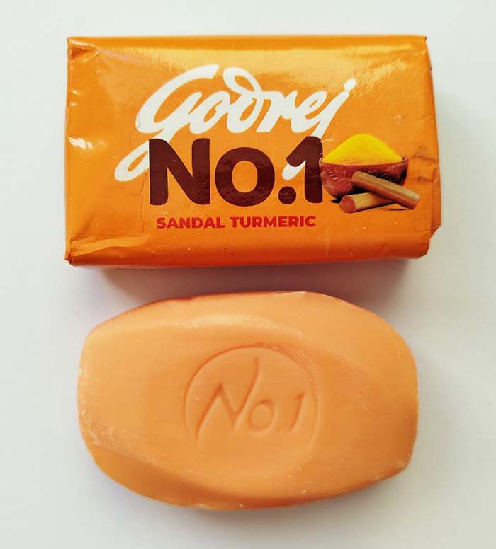 мило з Сандалом та Куркумою 